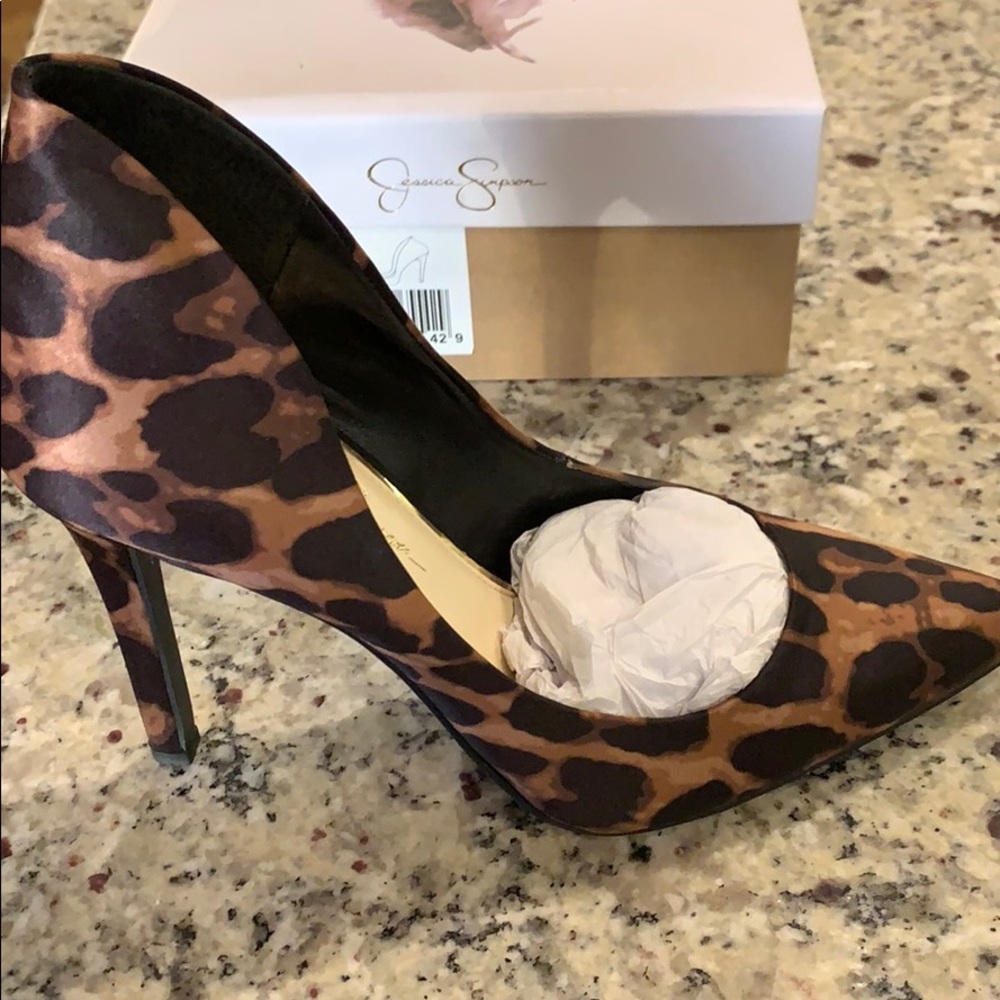 Jessica Simpson Cambredge